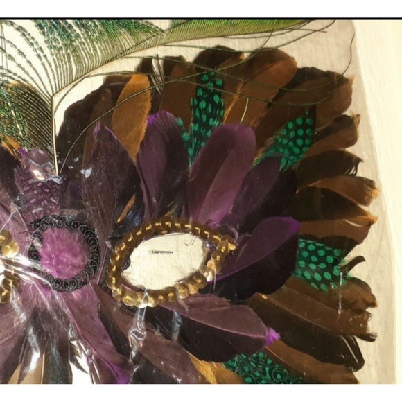 2 count Beautiful feather Mardi Gras masks - Picture 3 of 11